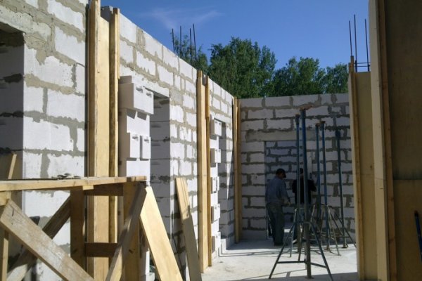 Строительство загородного дома в пос. Лисий нос. Возведение стен из газобетона